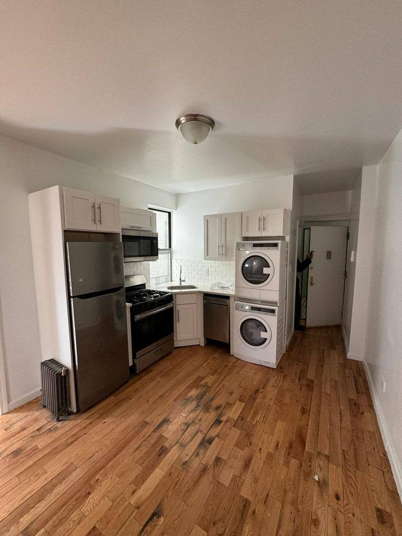 Apartment for rent at 490 E 189th St, Bronx, NY 10458
