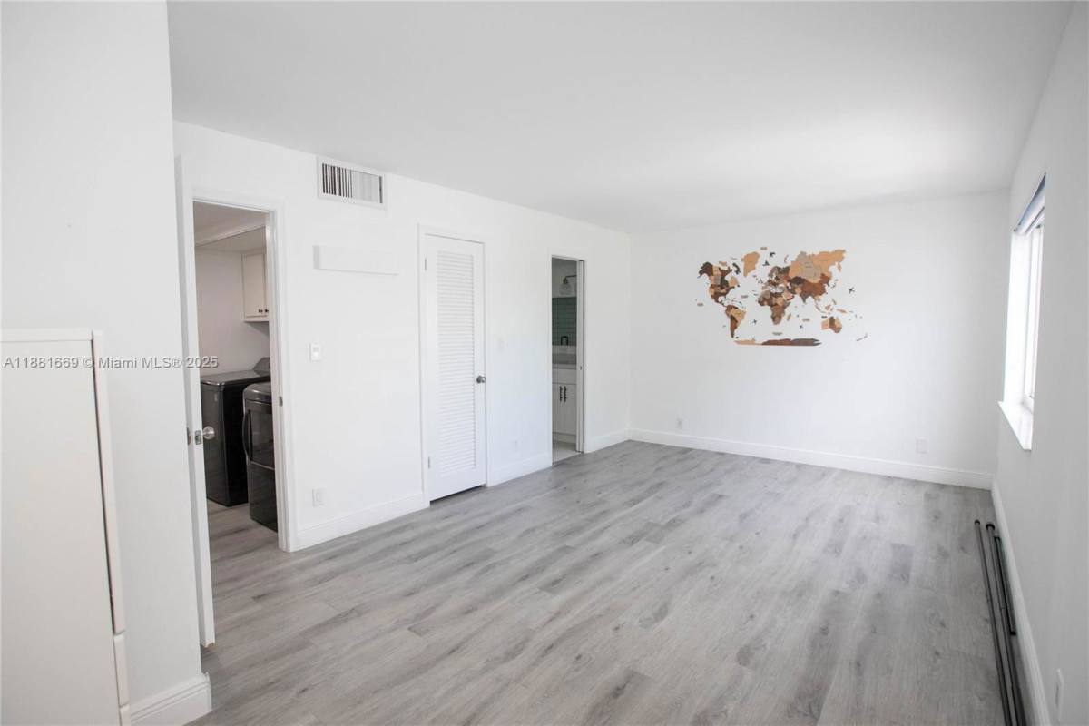 Townhouse for rent at 2714 NE 8th St #2712, Hallandale, FL 33009