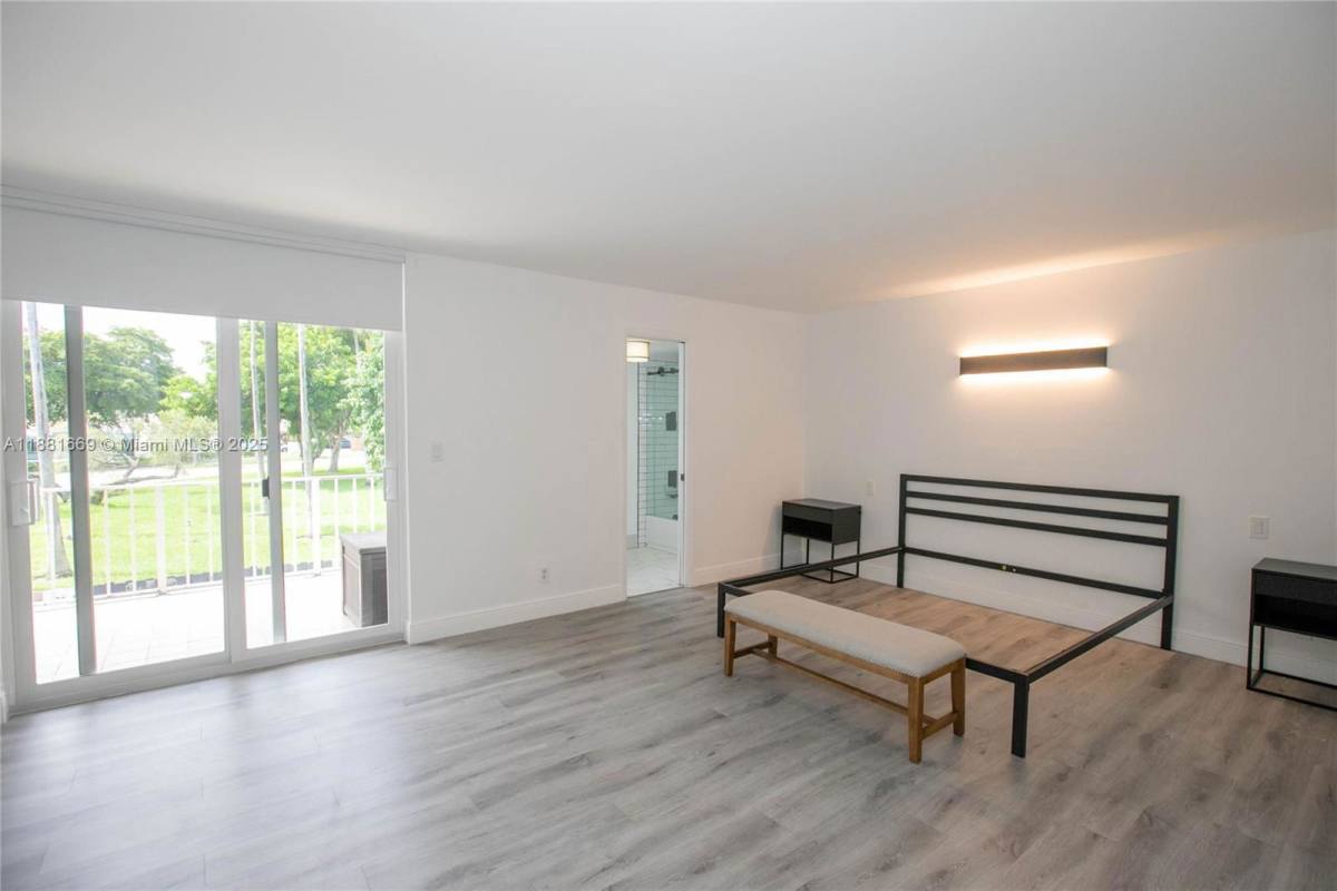 Townhouse for rent at 2714 NE 8th St #2712, Hallandale, FL 33009