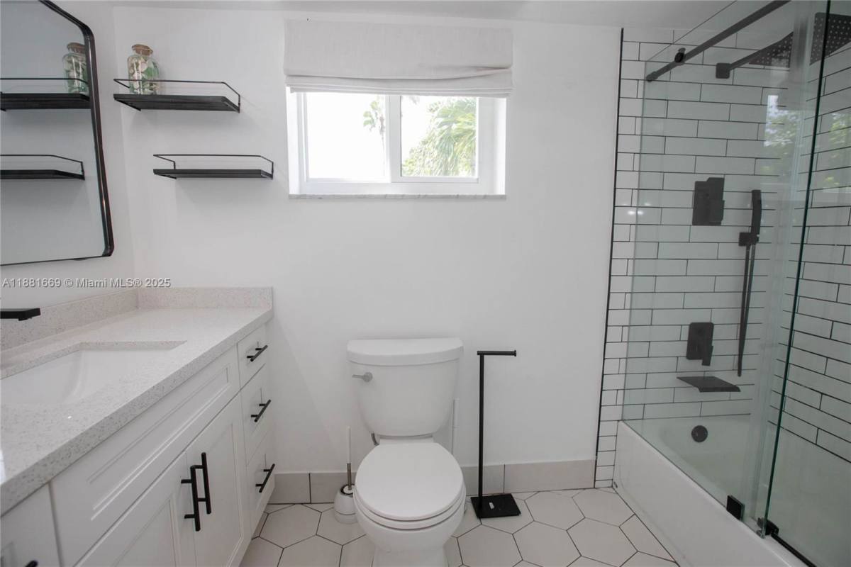 Townhouse for rent at 2714 NE 8th St #2712, Hallandale, FL 33009