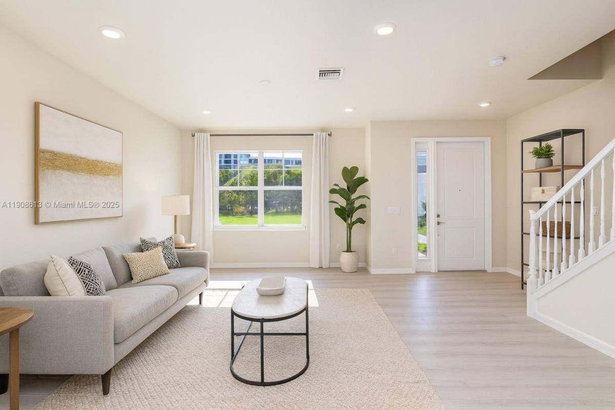 Townhouse for rent at 3932 Long Leaf Lane #1, Hollywood, FL 33021