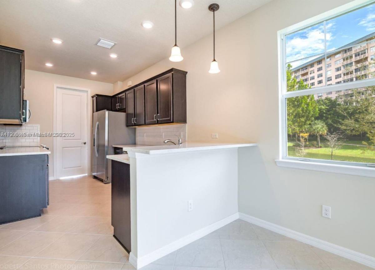 Townhouse for rent at 3932 Long Leaf Lane #1, Hollywood, FL 33021