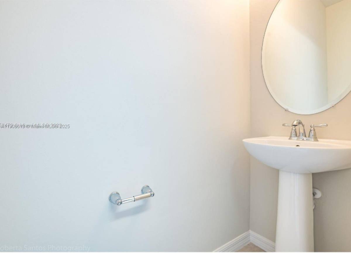 Townhouse for rent at 3932 Long Leaf Lane #1, Hollywood, FL 33021