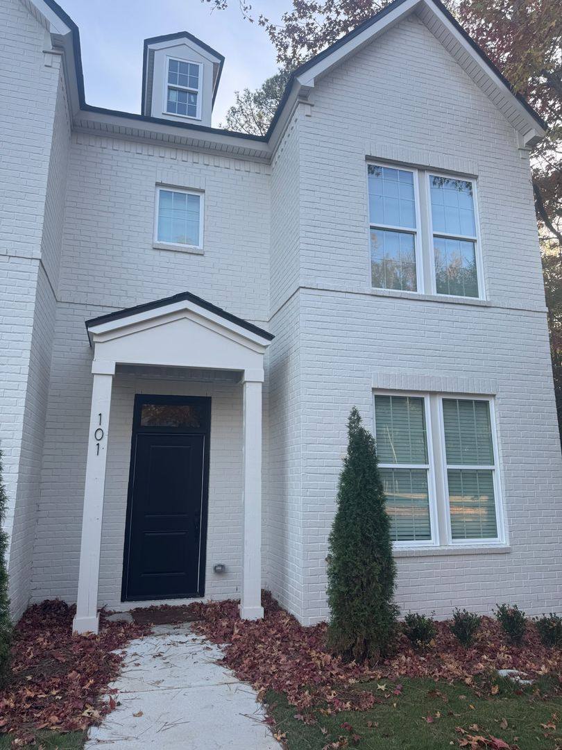 Townhouse for rent at 620 E Glenn Ave, Auburn, AL 36830