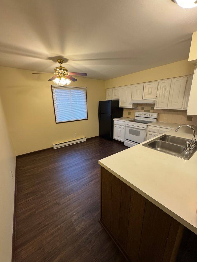 Apartment for rent at 604 St Louis Ave, Rockford, IL 61104