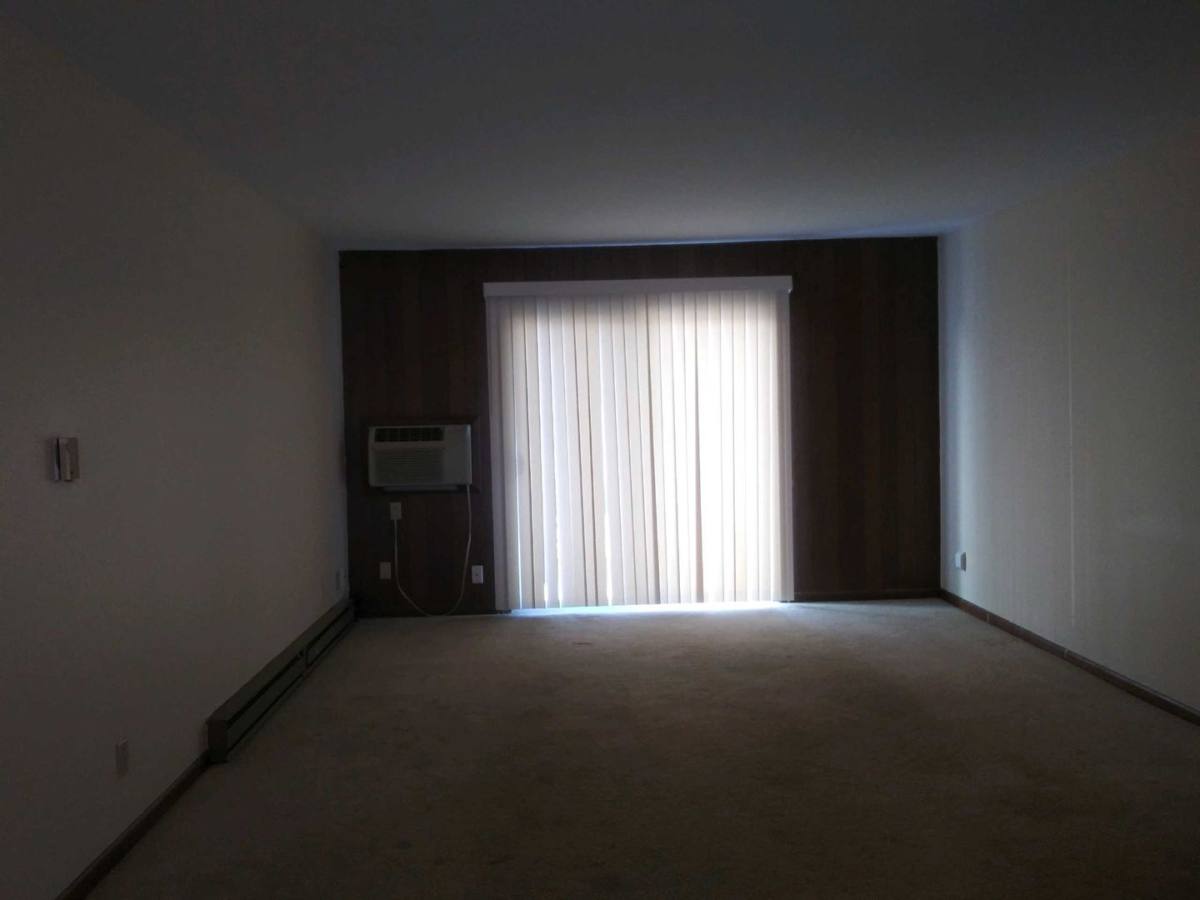 Apartment for rent at 604 St Louis Ave, Rockford, IL 61104