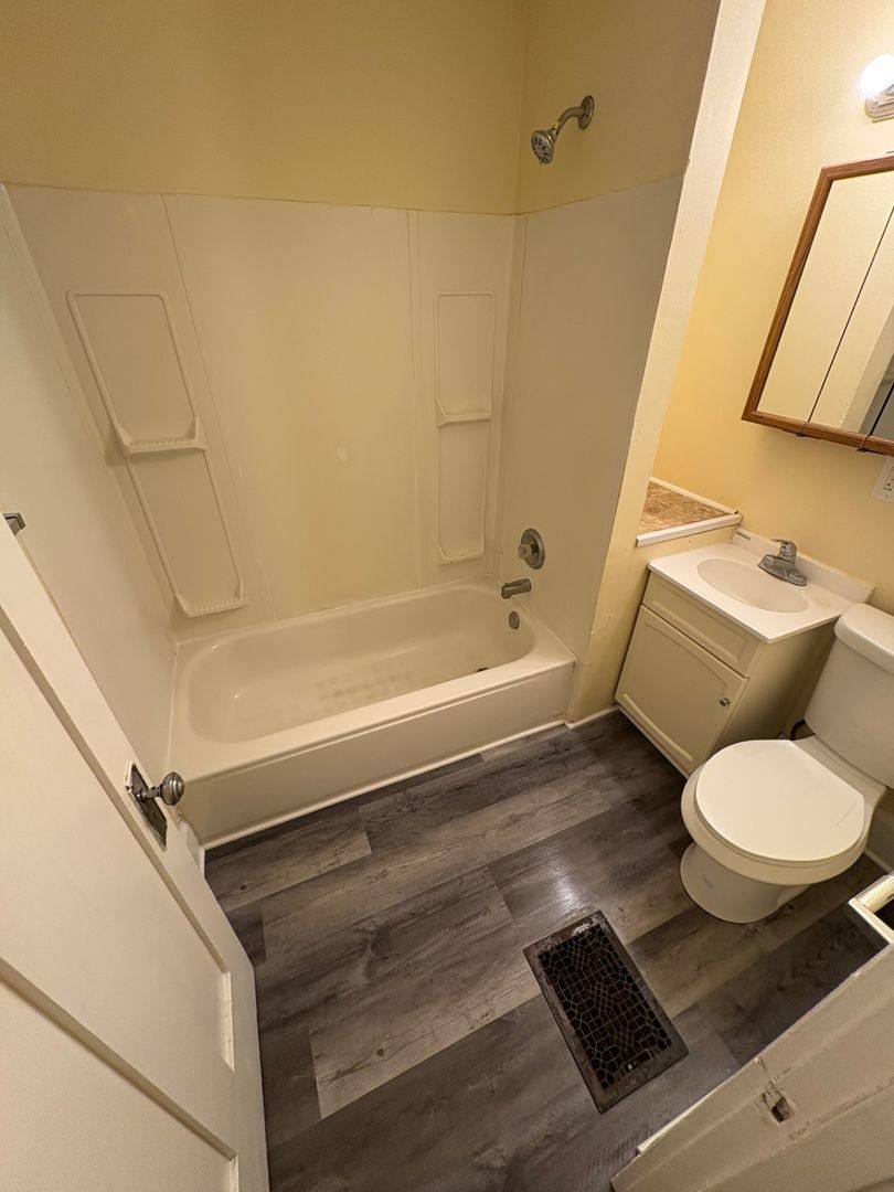 Apartment for rent at 2001 S 5th St, Rockford, IL 61104