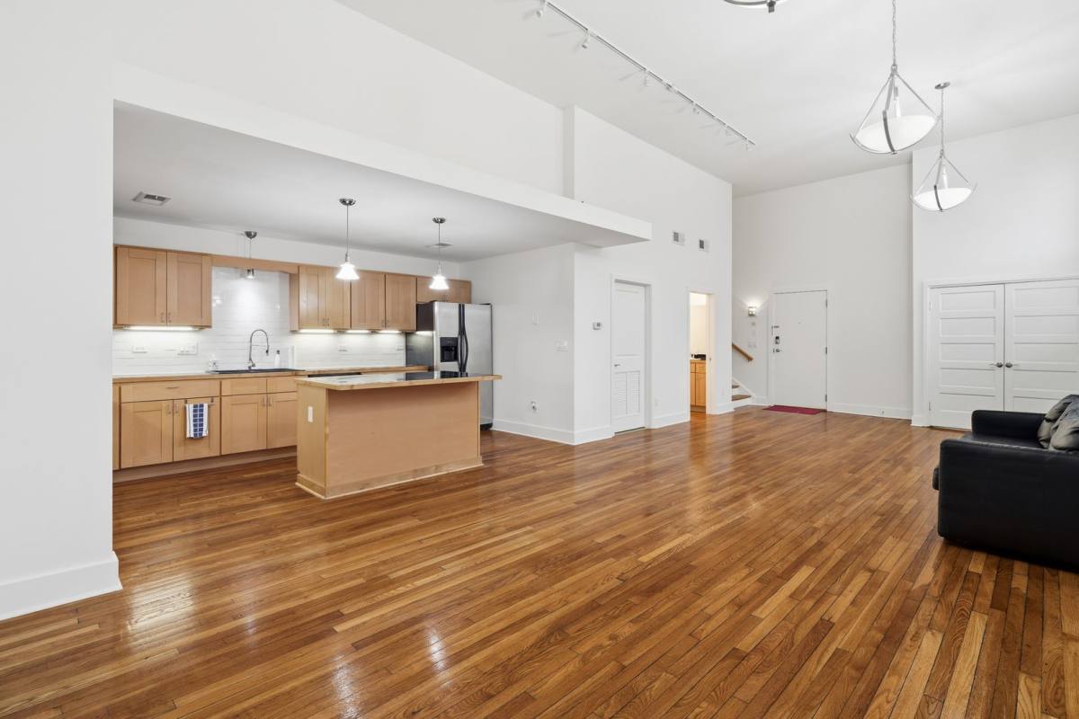 Condo for rent at 10 Walnut St #3, Pittsburgh, PA 15202