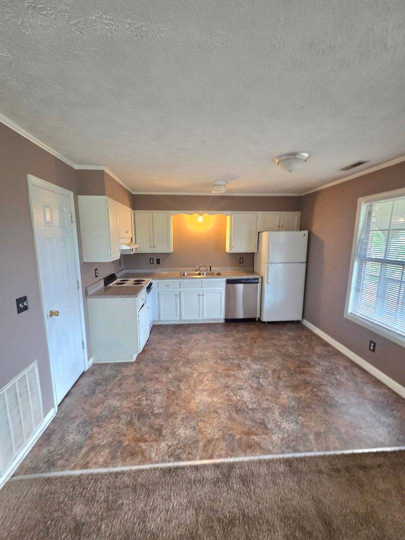 Apartment for rent at 1630 Church Ave SE, Jacksonville, AL 36265