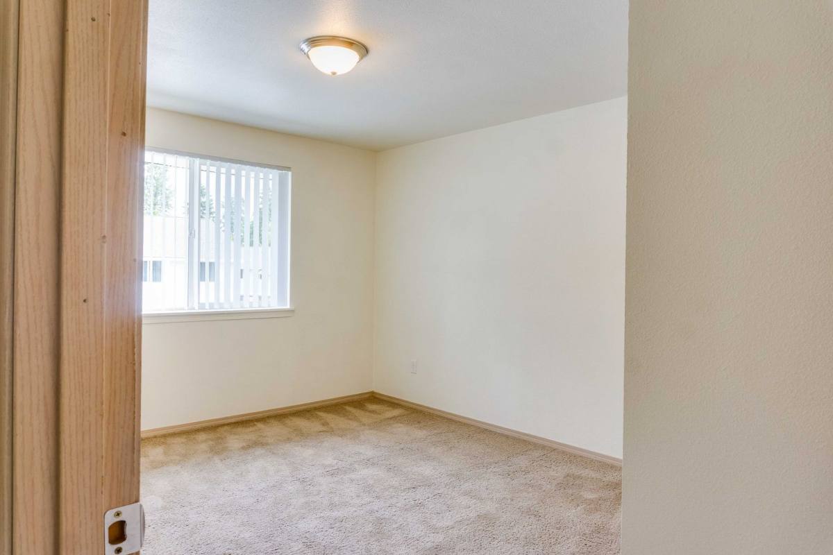 Apartment for rent at 2195 Maplewood Dr S, Salem, OR 97306