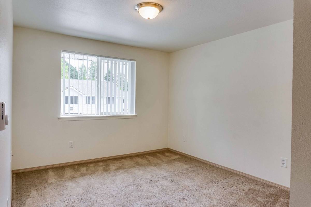 Apartment for rent at 2195 Maplewood Dr S, Salem, OR 97306