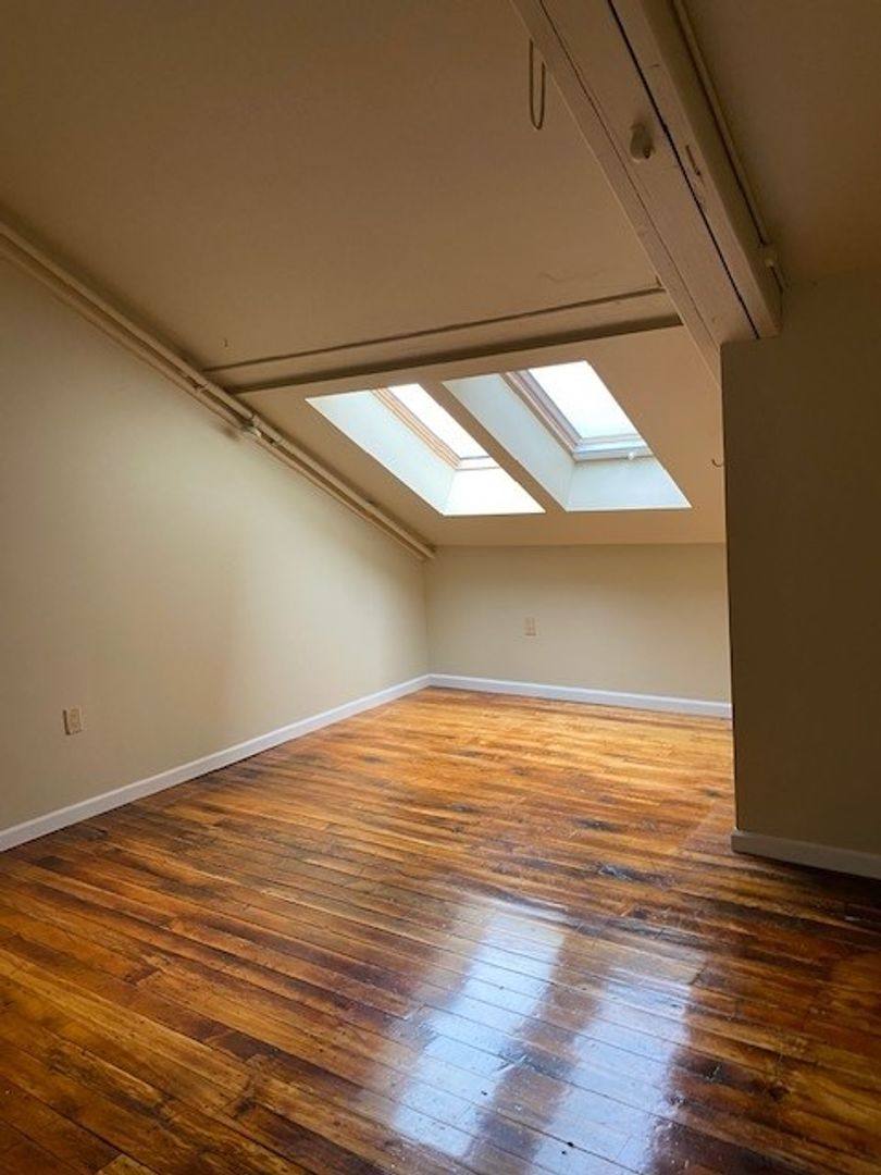 Apartment for rent at 75 Wamsutta St, New Bedford, MA 02740