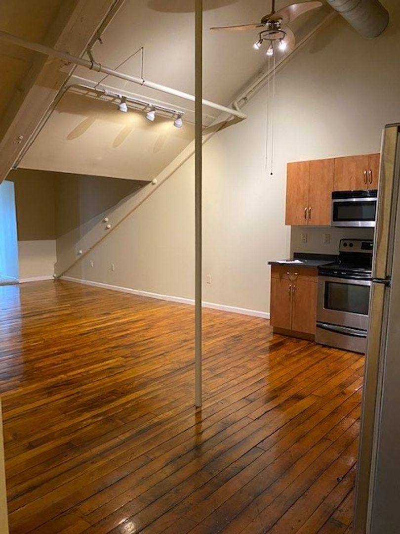 Apartment for rent at 75 Wamsutta St, New Bedford, MA 02740