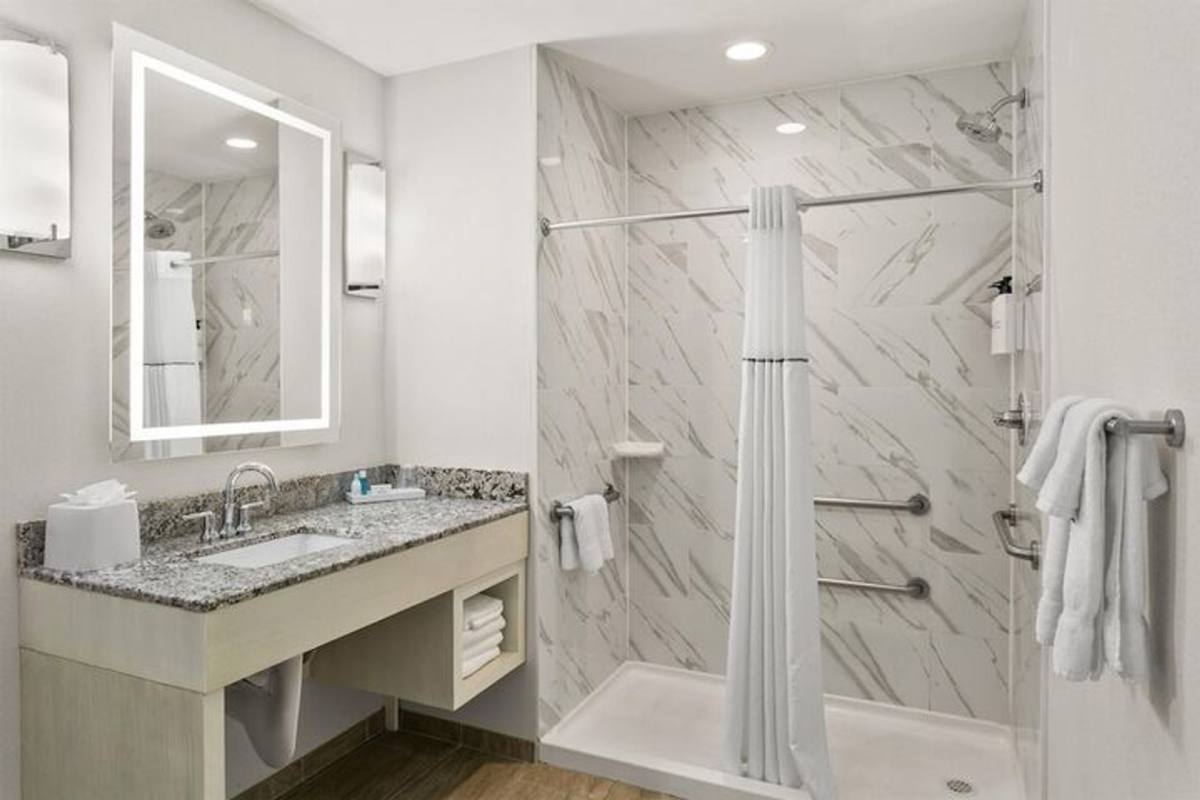 Apartment for rent at 15-19 S Charles St, Baltimore, MD 21202