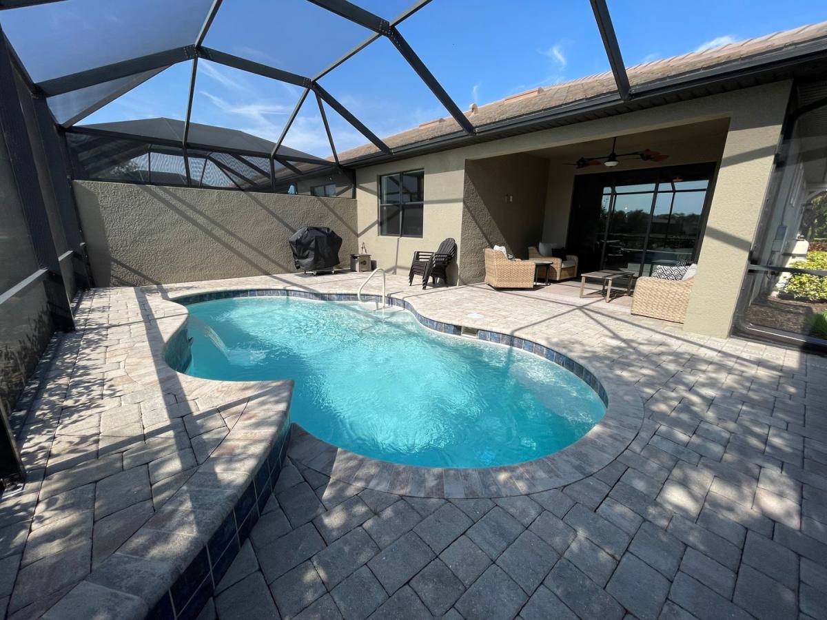 Apartment for rent at 7631 Jacaranda Lane, Naples, FL 34114