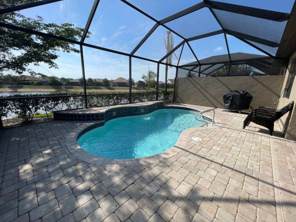 Apartment for rent at 7631 Jacaranda Lane, Naples, FL 34114