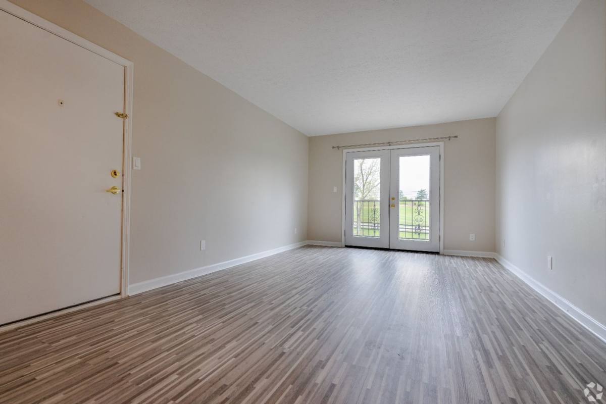 Apartment for rent at 402 Lakewood Dr, La Grange, KY 40031