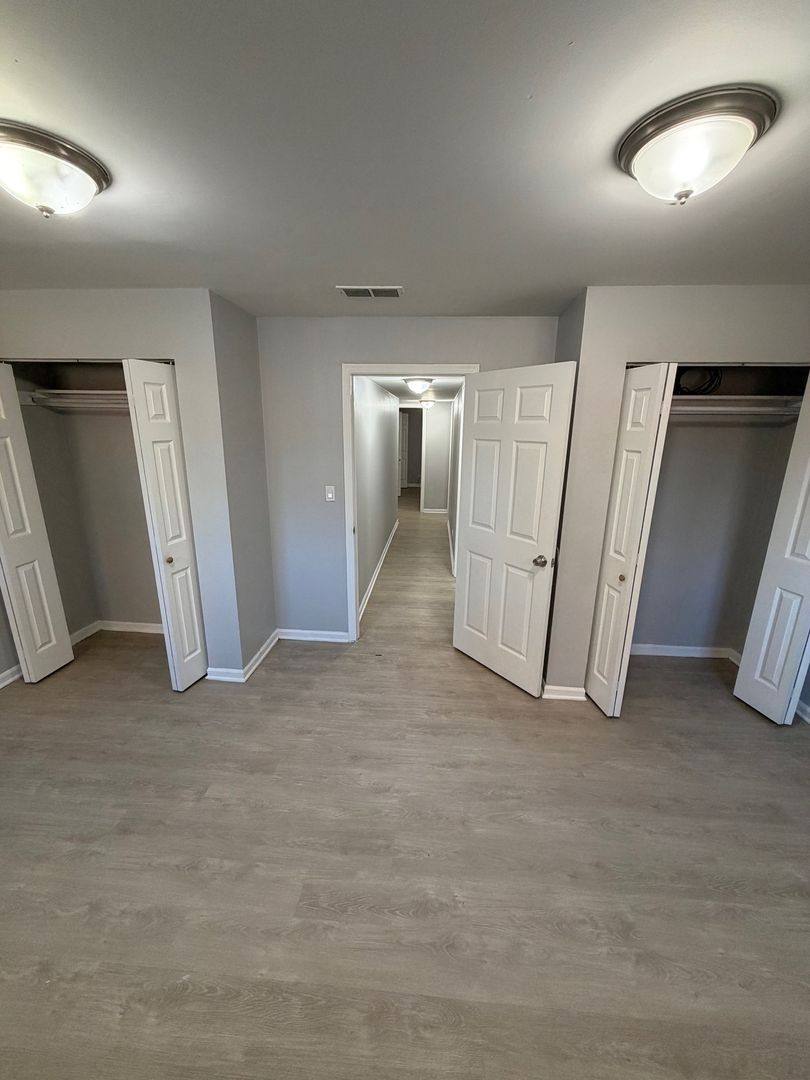 Apartment for rent at 7808 S Greenwood Ave, Chicago, IL 60619