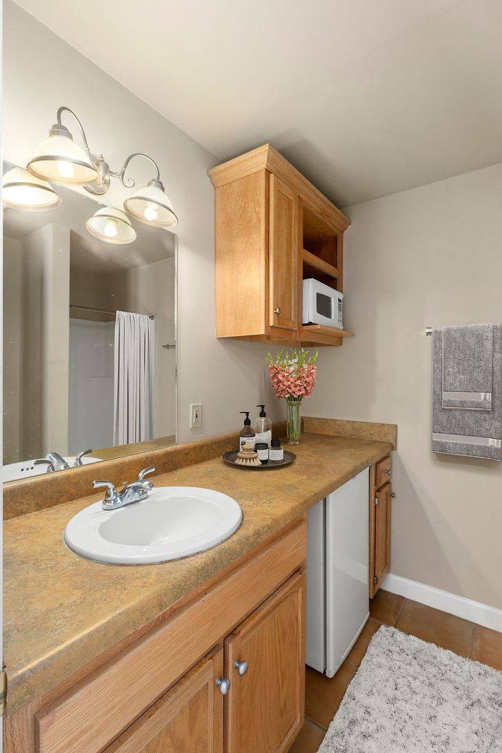 Apartment for rent at 428 E Magnolia Ave, Auburn, AL 36830