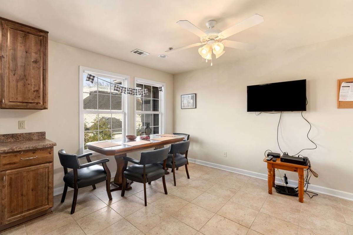 Apartment for rent at 428 E Magnolia Ave, Auburn, AL 36830