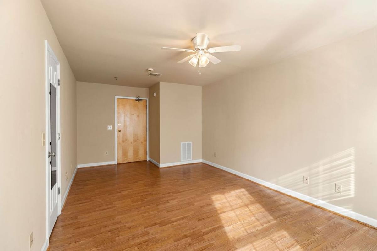 Apartment for rent at 428 E Magnolia Ave, Auburn, AL 36830