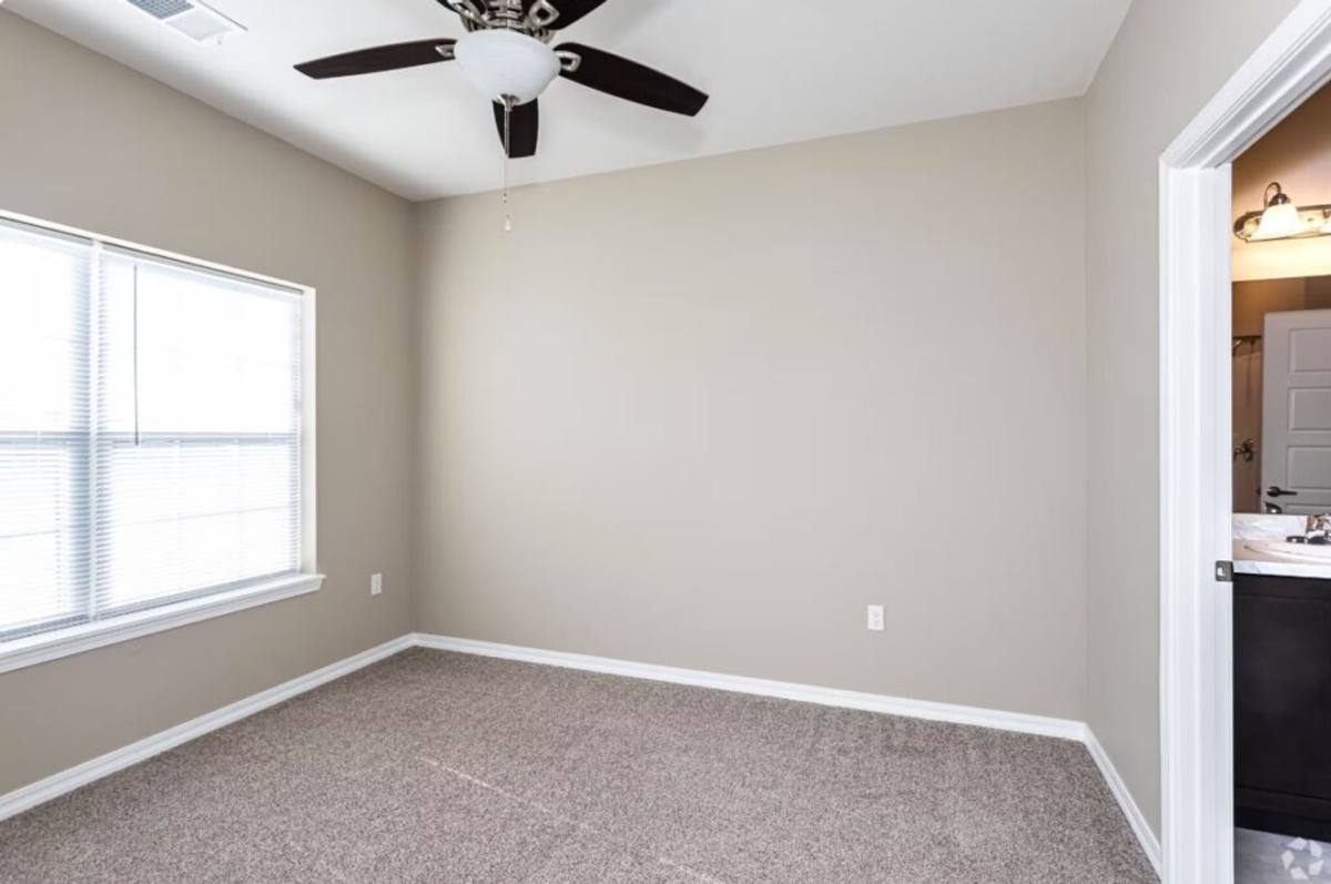 Apartment for rent at 707 W Center St, Rogersville, MO 65742