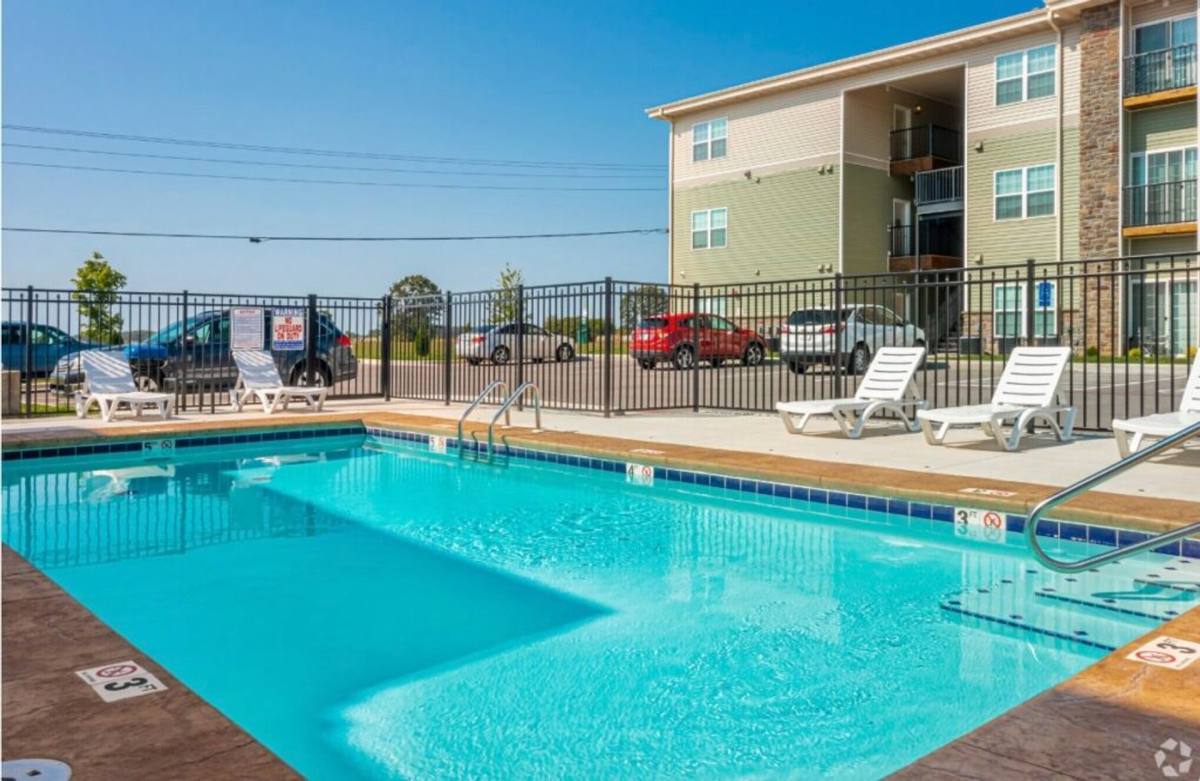 Apartment for rent at 707 W Center St, Rogersville, MO 65742