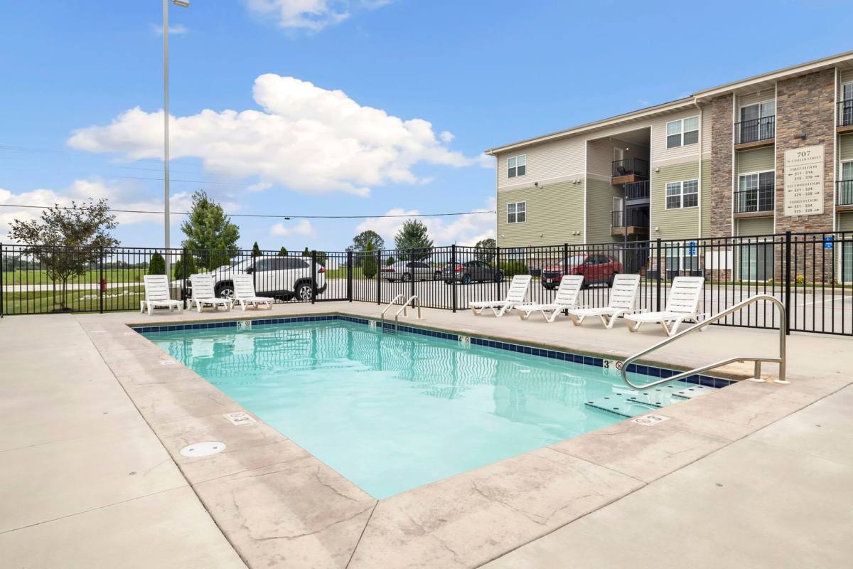 Apartment for rent at 707 W Center St, Rogersville, MO 65742