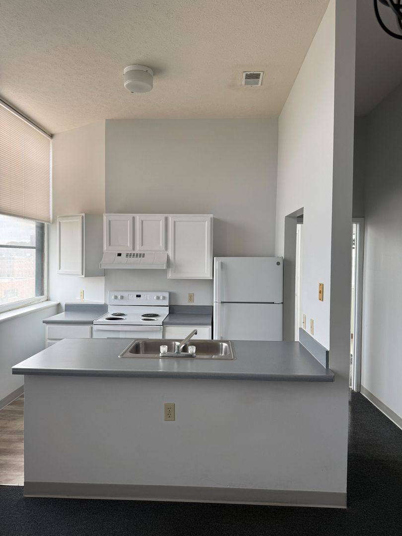 Apartment for rent at 59 Lincoln Way E, Massillon, OH 44646