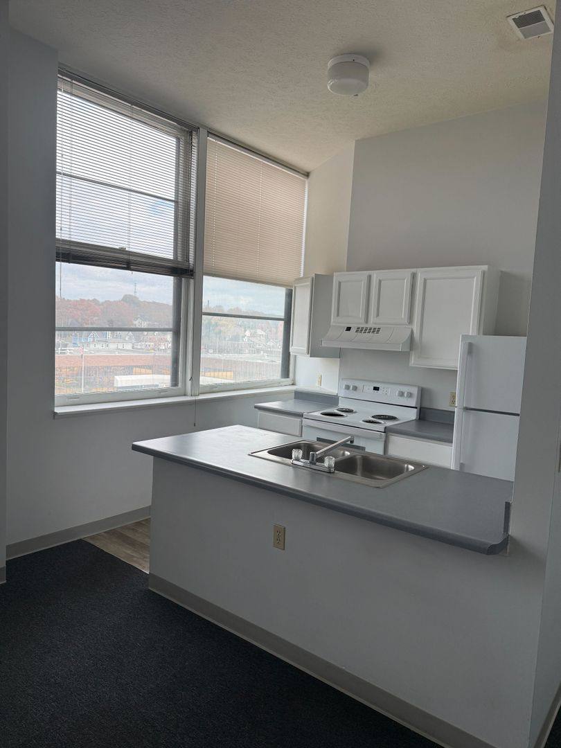 Apartment for rent at 59 Lincoln Way E, Massillon, OH 44646