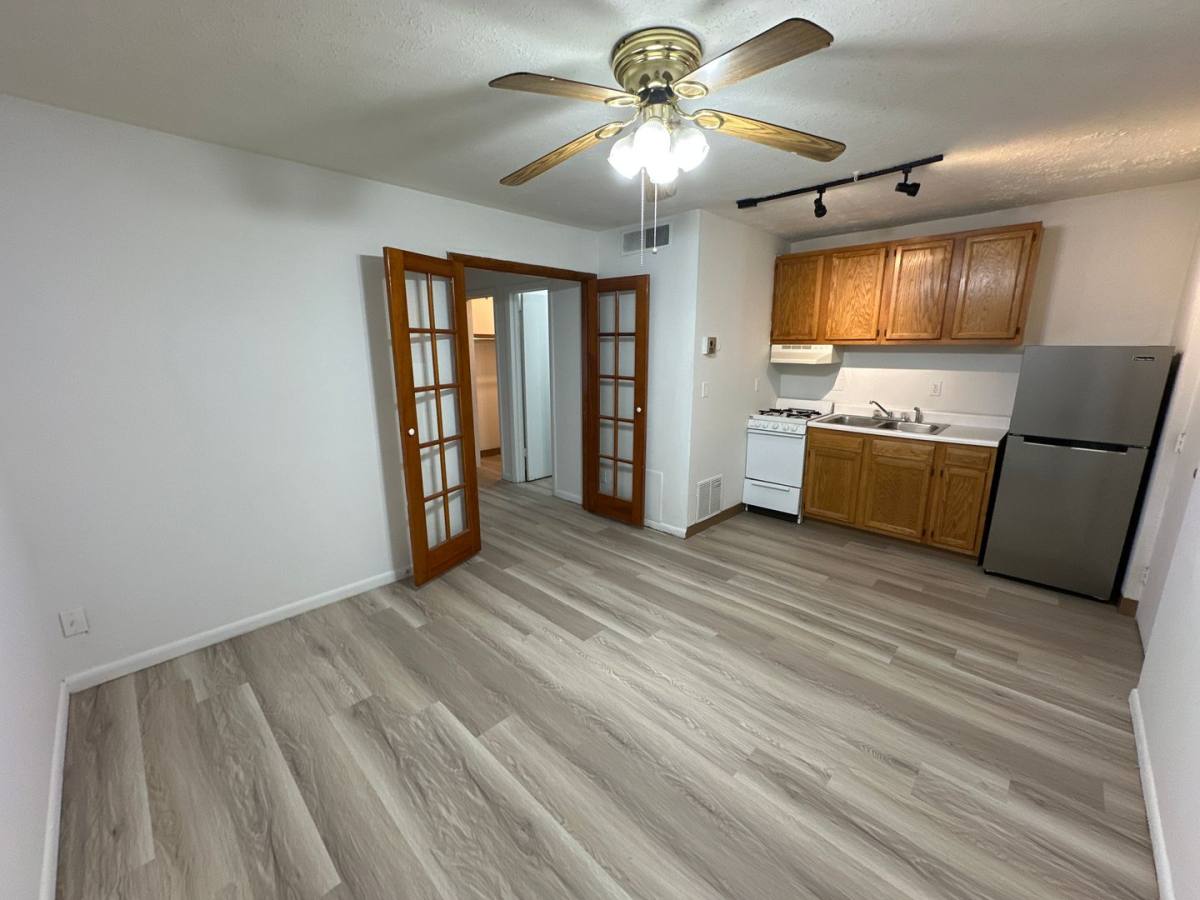 Apartment for rent at 42-50 W Oakland Ave, Columbus, OH 43201