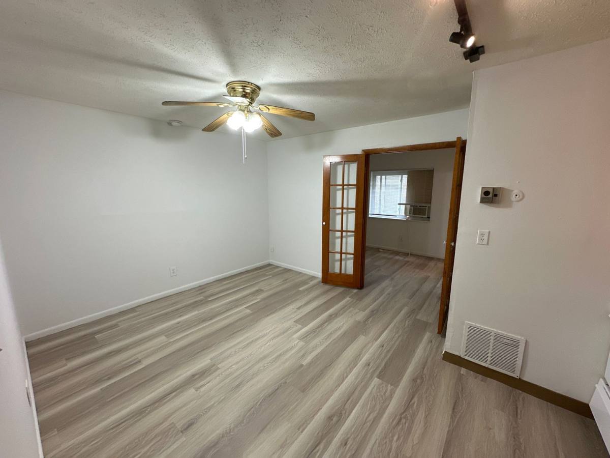 Apartment for rent at 42-50 W Oakland Ave, Columbus, OH 43201