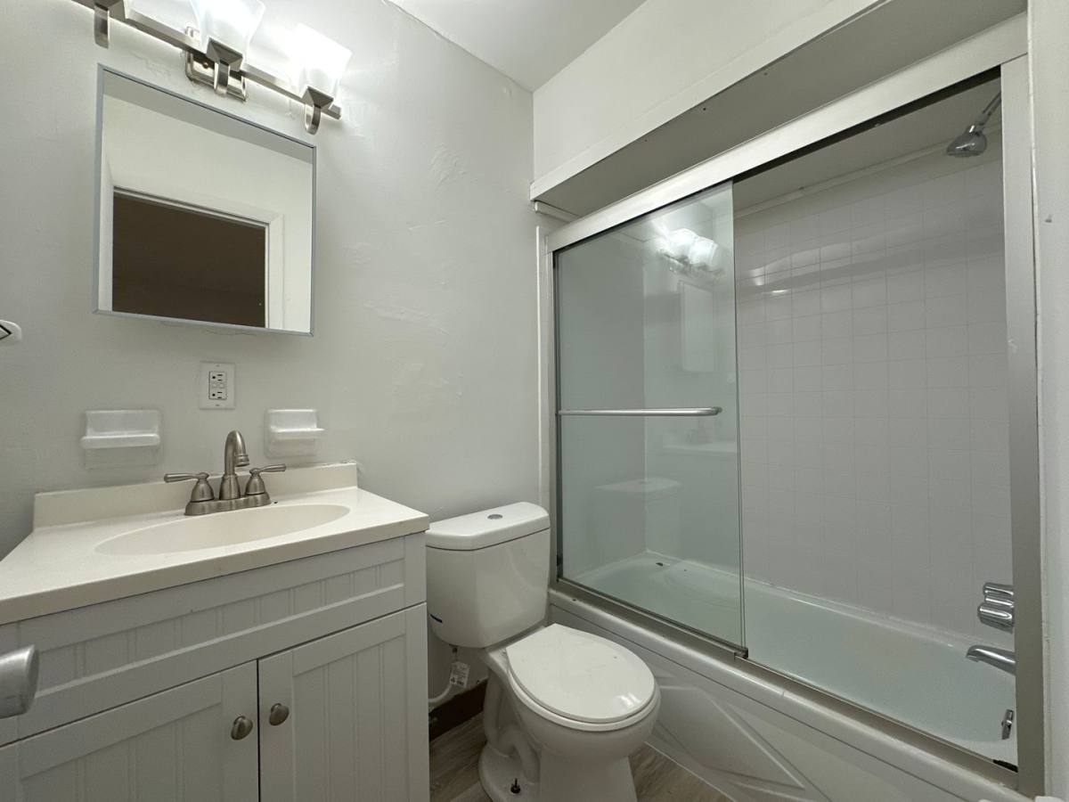 Apartment for rent at 42-50 W Oakland Ave, Columbus, OH 43201