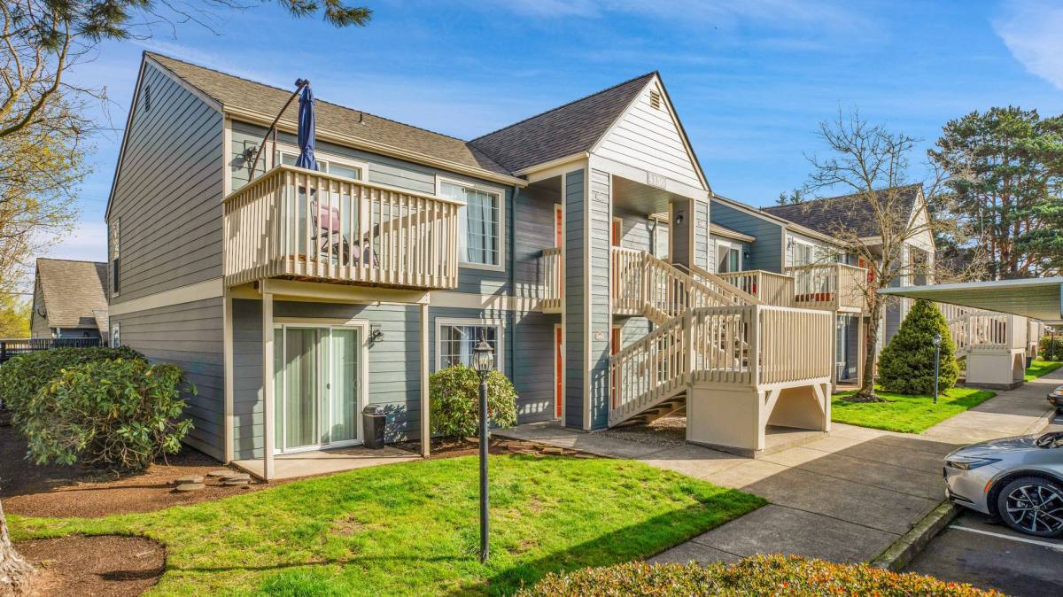 Apartment for rent at 4154 Sunnyview Road, NE, Salem, OR 97305