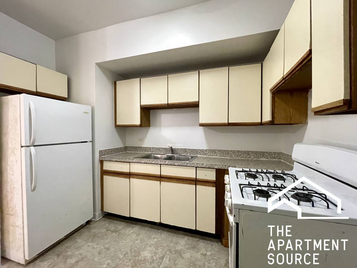 Apartment for rent at 1532 N Kedzie Ave #1F, Chicago, IL 60651
