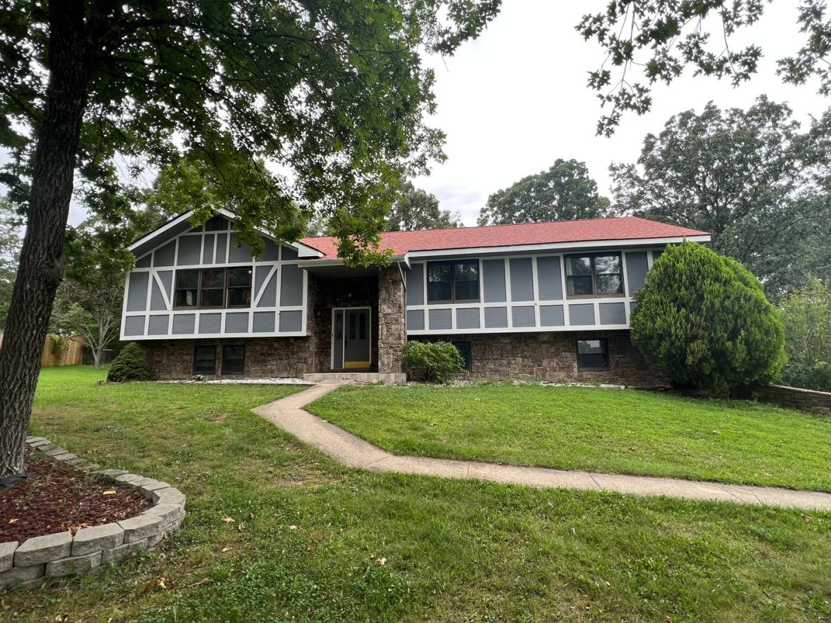 House for rent at 109 La Salle Dr, Waynesville, MO 65583