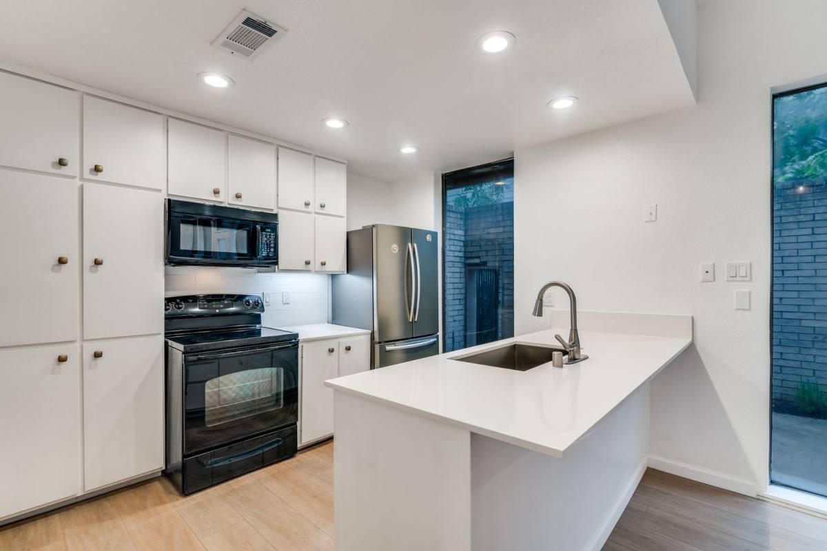 Apartment for rent at 3610 Routh, Dallas, TX 75219