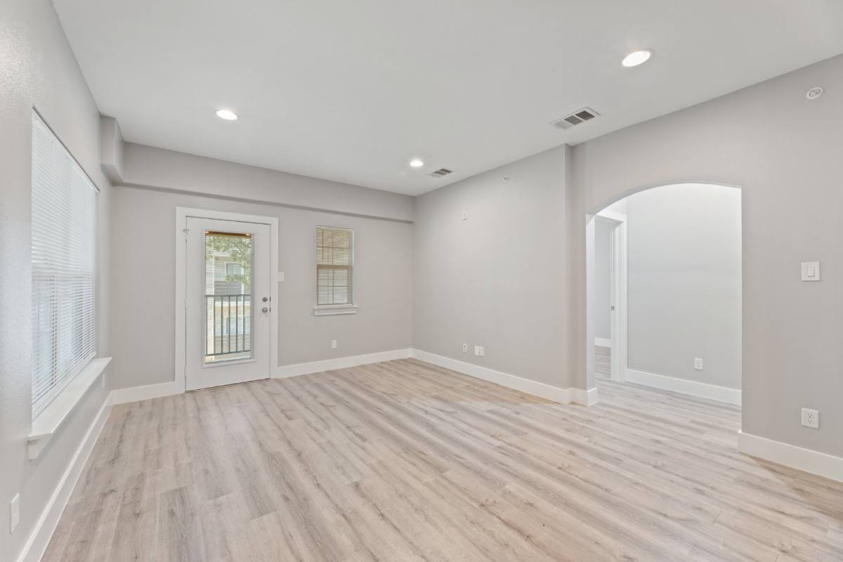 Apartment for rent at 13609 Pinnacle Circle #1105, Euless, TX 76040