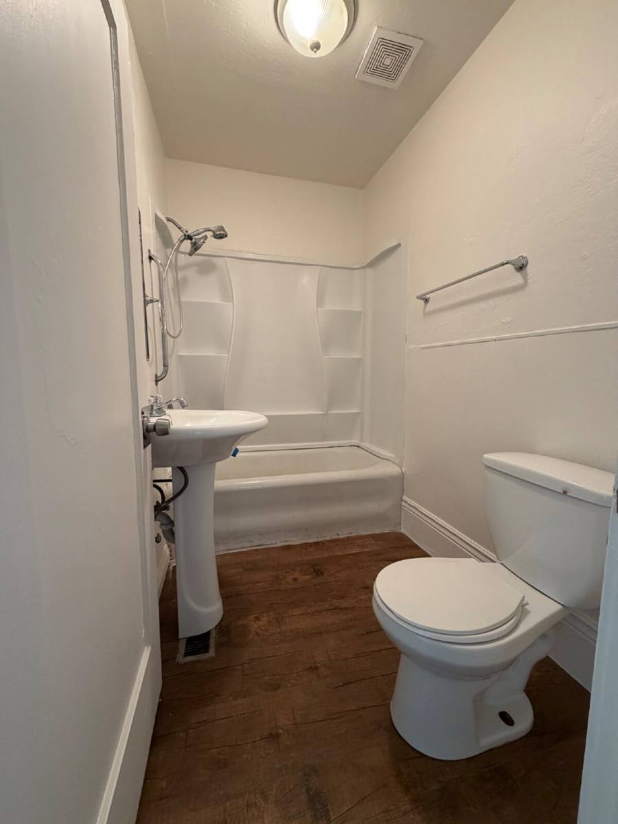 Townhouse for rent at 1819 Q St, Merced, CA 95340