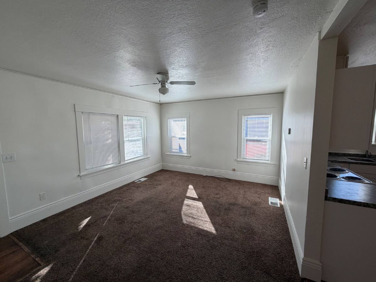 Townhouse for rent at 1819 Q St, Merced, CA 95340