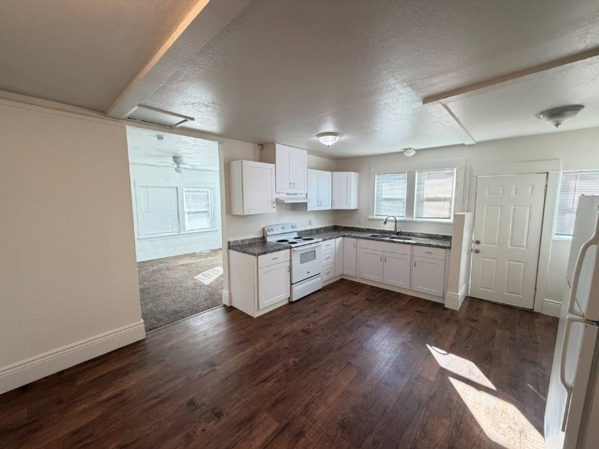 Townhouse for rent at 1819 Q St, Merced, CA 95340