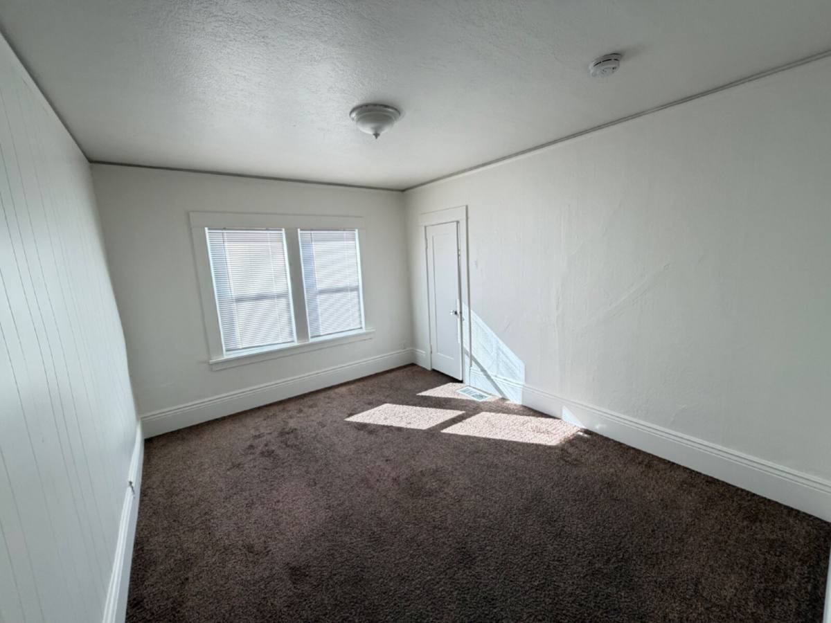 Townhouse for rent at 1819 Q St, Merced, CA 95340