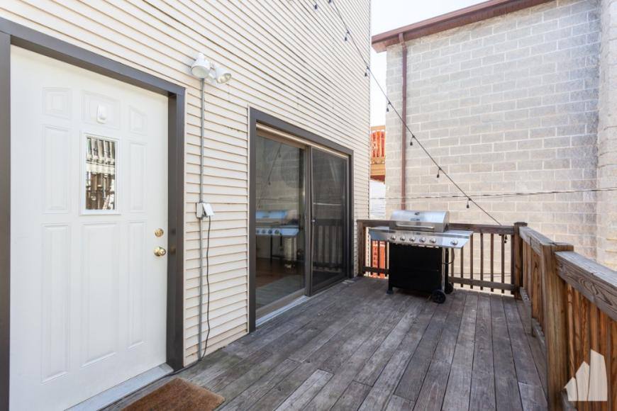 Apartment for rent at 1433 W Oakdale #CH, Chicago, IL 60657