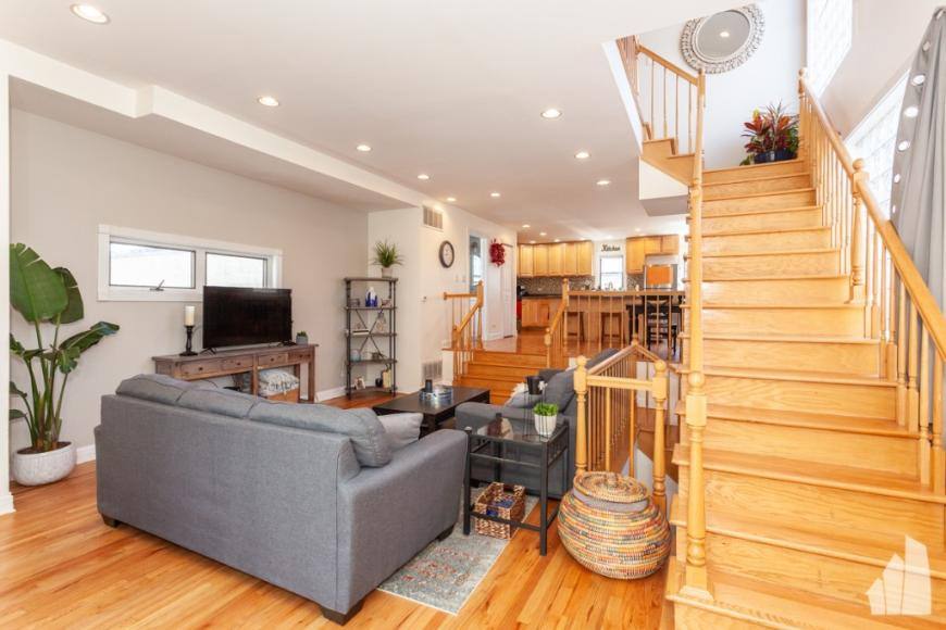 Apartment for rent at 1433 W Oakdale #CH, Chicago, IL 60657