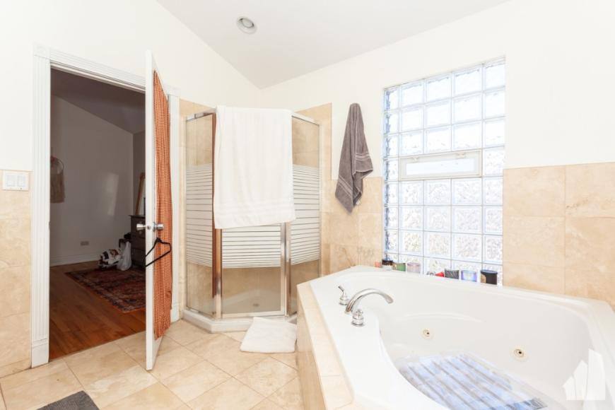 Apartment for rent at 1433 W Oakdale #CH, Chicago, IL 60657