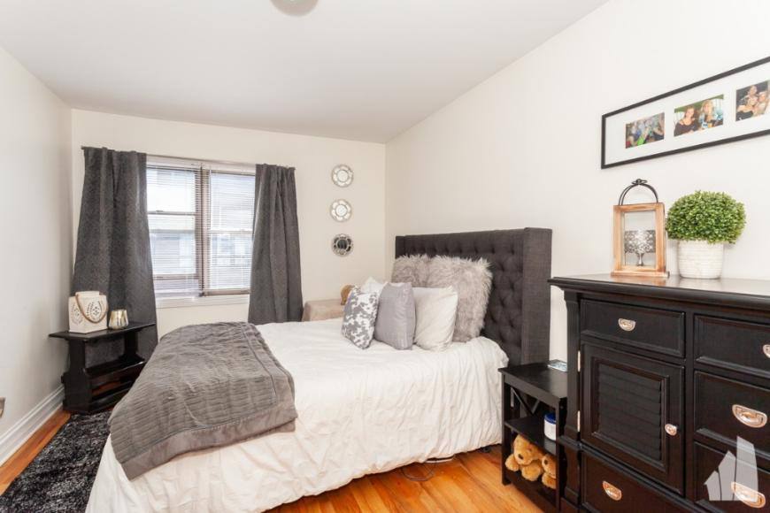 Apartment for rent at 1433 W Oakdale #CH, Chicago, IL 60657