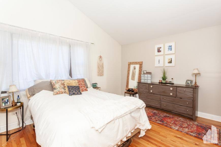 Apartment for rent at 1433 W Oakdale #CH, Chicago, IL 60657