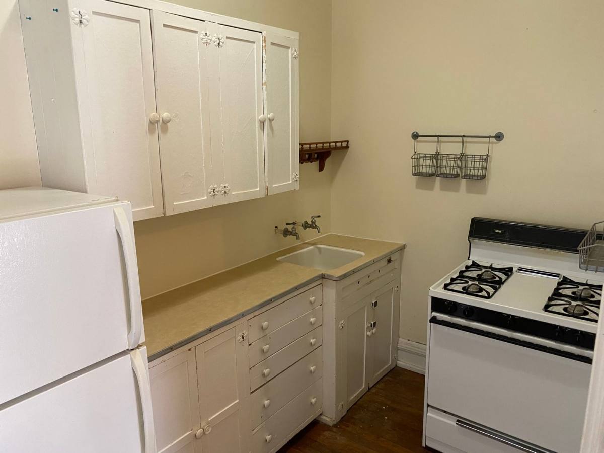 Apartment for rent at 1111-1119 H St, Lincoln, NE 68508