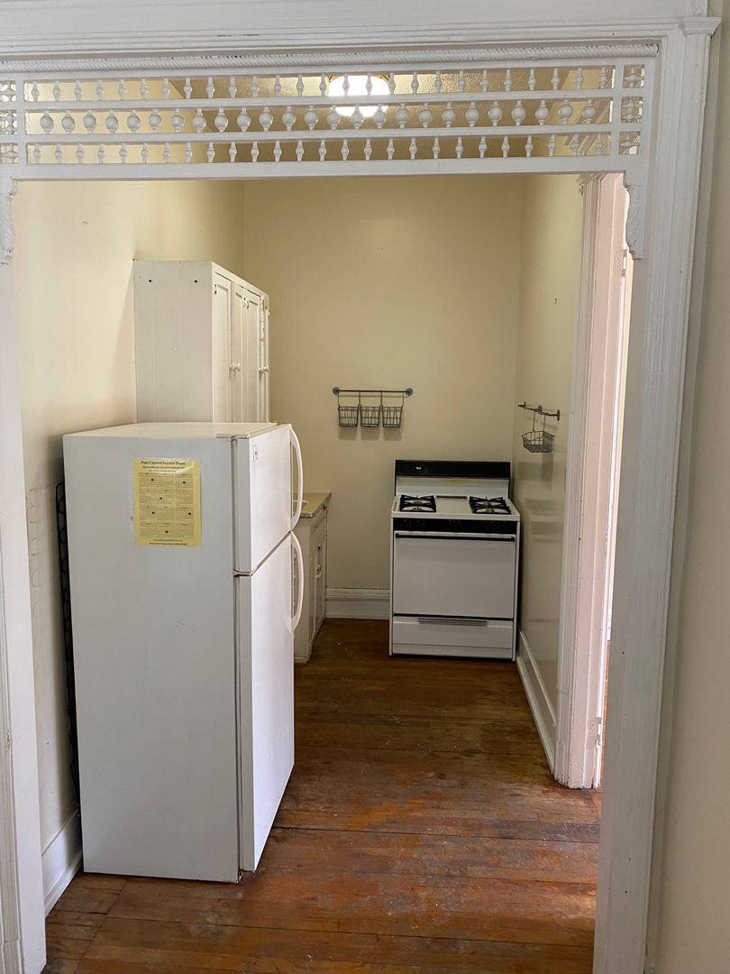 Apartment for rent at 1111-1119 H St, Lincoln, NE 68508