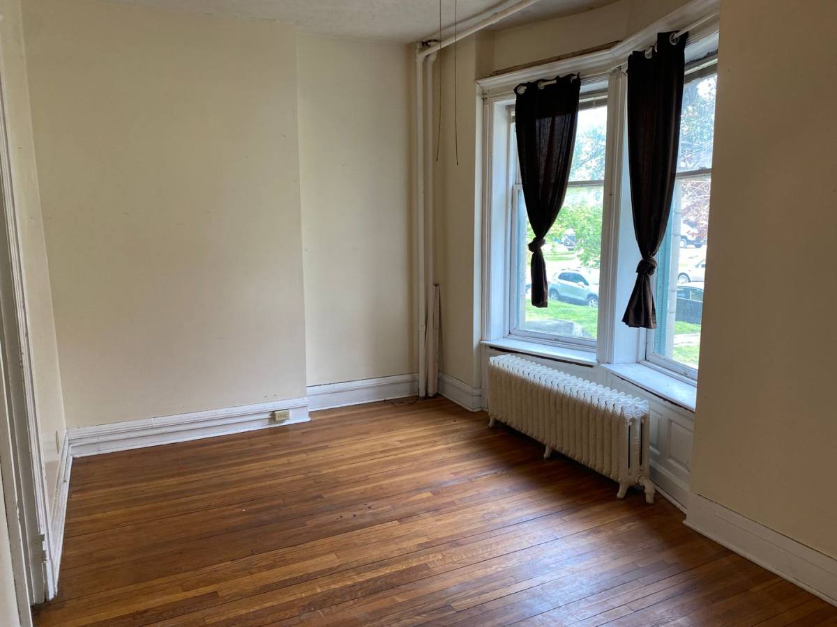 Apartment for rent at 1111-1119 H St, Lincoln, NE 68508
